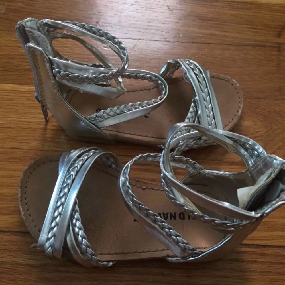 Silver Old Navy Gladiator Sandals 6-12 M Shoes